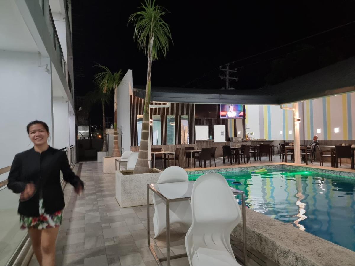 Chequers Suites Subic Bay Olongapo Dış mekan fotoğraf