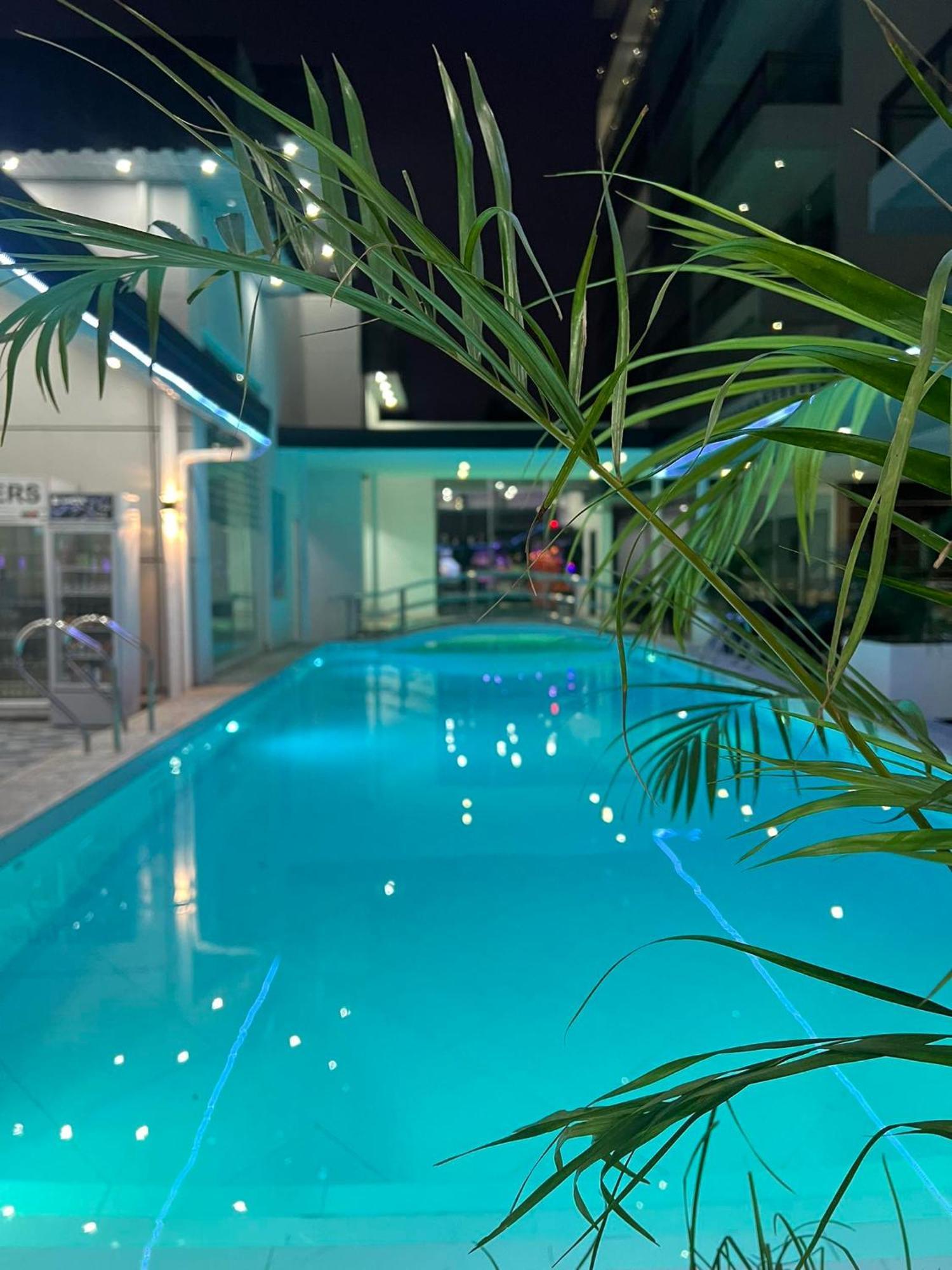 Chequers Suites Subic Bay Olongapo Dış mekan fotoğraf