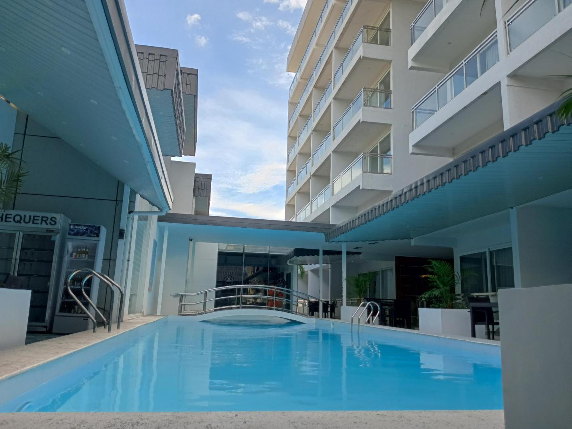 Chequers Suites Subic Bay Olongapo Dış mekan fotoğraf
