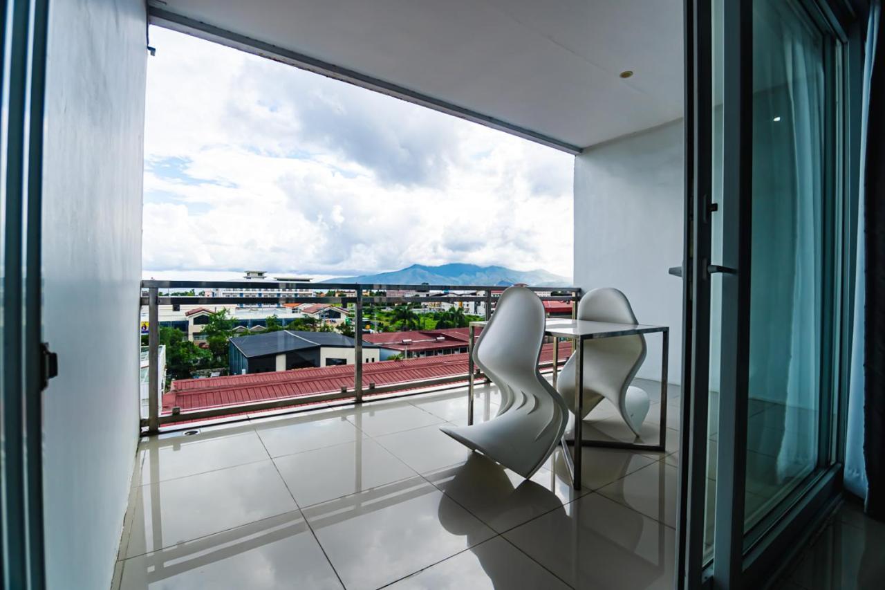 Chequers Suites Subic Bay Olongapo Dış mekan fotoğraf