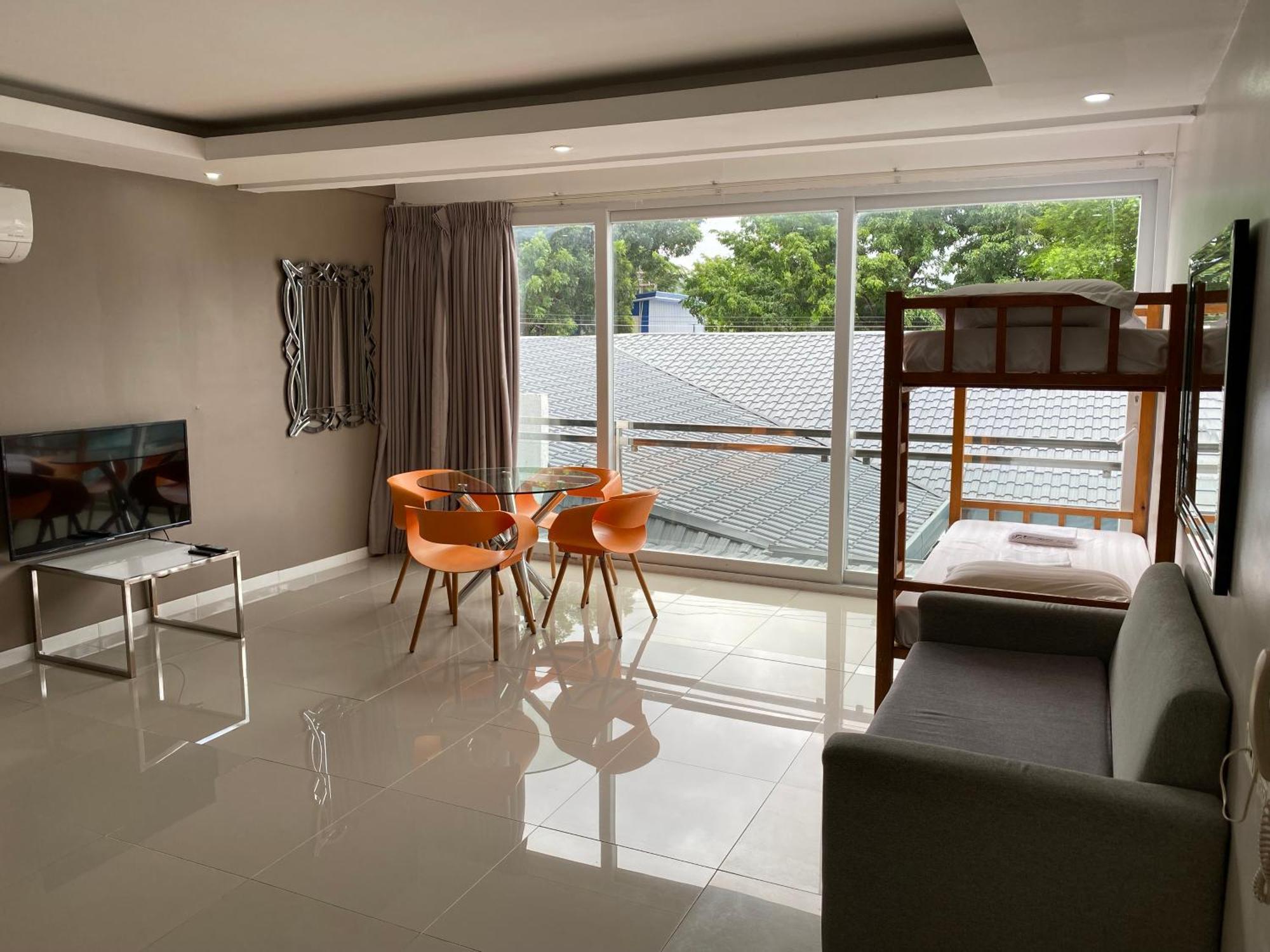Chequers Suites Subic Bay Olongapo Dış mekan fotoğraf
